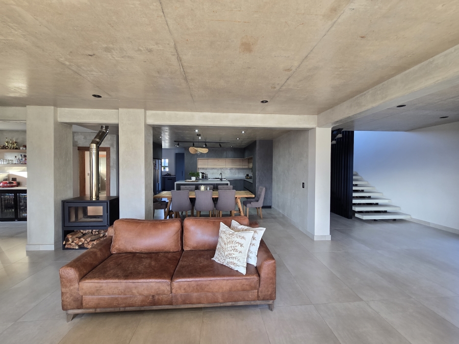 4 Bedroom Property for Sale in Kingswood Golf Estate Western Cape